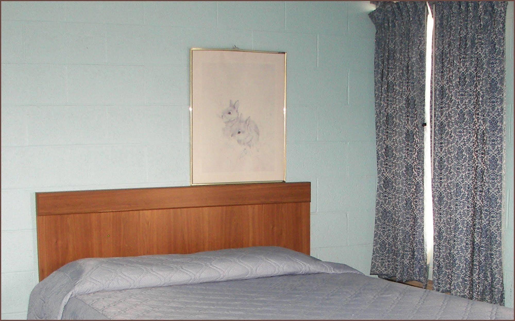 Holiday Host Motel Sonora Esterno foto